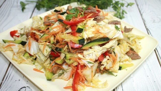 Фото к рецепту: Из пекинской капусты салат