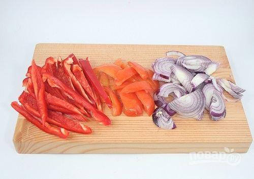 Сырный салат с ветчиной и овощами - фото шаг 1