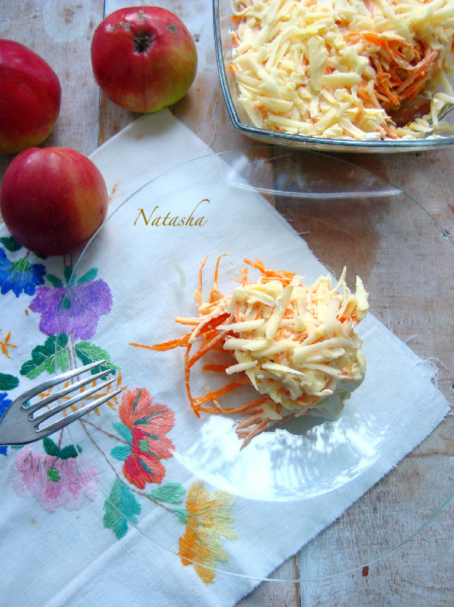 Фото к рецепту: Салат французский с морковью и яблоком.
