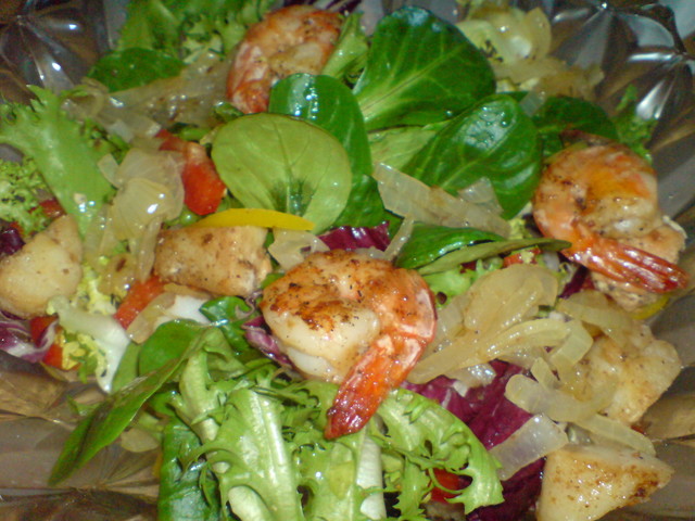 Фото к рецепту: Салат ассорти рыбно-овощной