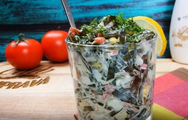 Фото к рецепту: Салат с морской капустой «посейдон»