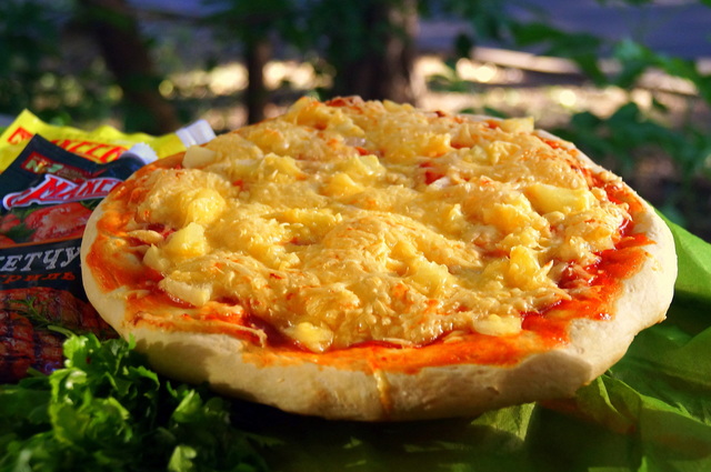 Фото к рецепту: Гавайская пицца на домашнем дрожжевом тесте #махеевънаприроде