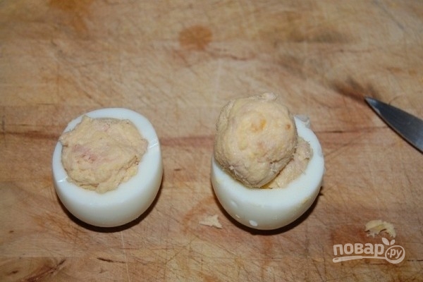 Фаршированные яйца на Пасху - фото шаг 5