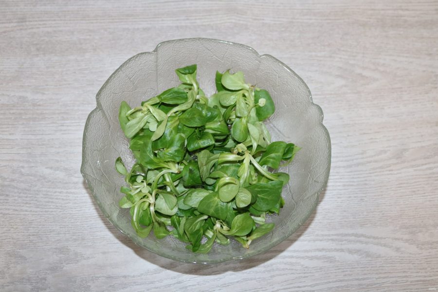 Зелёный салат с ветчиной - фото шаг 5