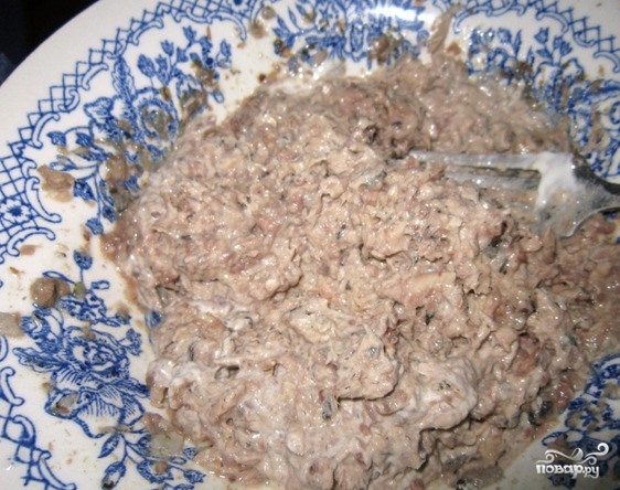 Салат из консервированной сайры - фото шаг 2