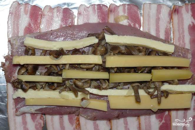 Мясной рулет из свинины с беконом - фото шаг 3