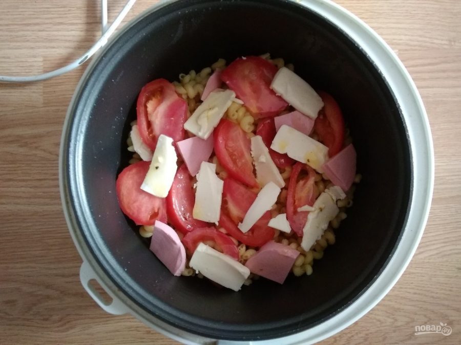 Макароны с помидорами и колбасой в мультиварке - фото шаг 5