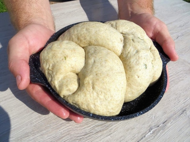 Фото к рецепту: Дачный хлеб - всегда удачный!
