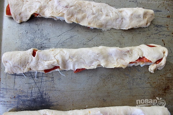 Слоеные вергуны с колбасой и сыром - фото шаг 3