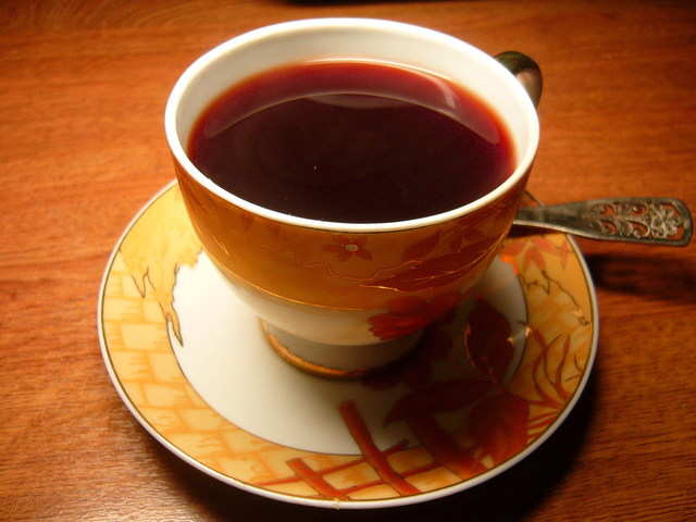 Фото к рецепту: палкин чай или тёмно-красный чай из вишни.