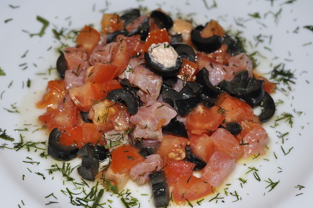 Фото к рецепту: Лёгкий салатик с лососем
