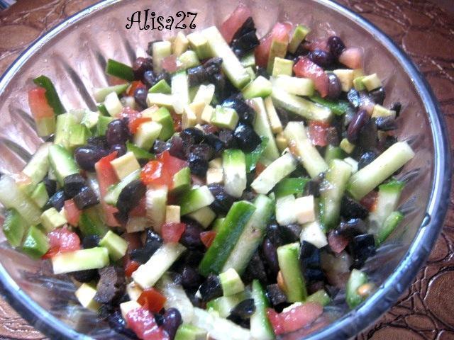 Фото к рецепту: Легкий весенний салатик