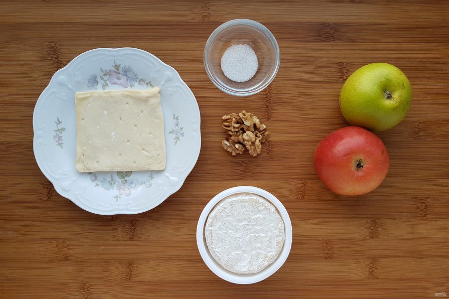 Сыр, запеченный в тесте - фото шаг 1