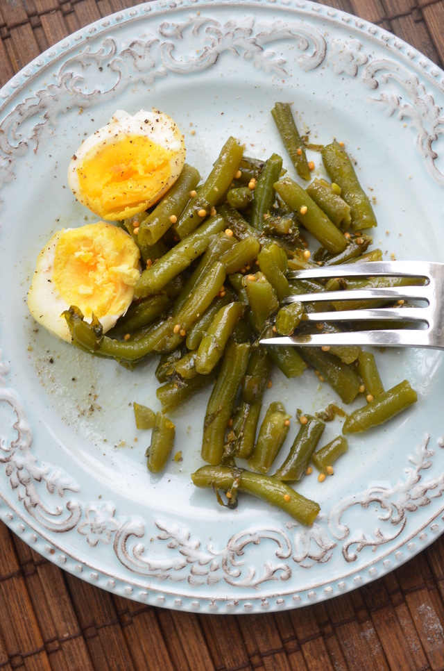 Фото к рецепту: Теплый салат из зеленой фасоли