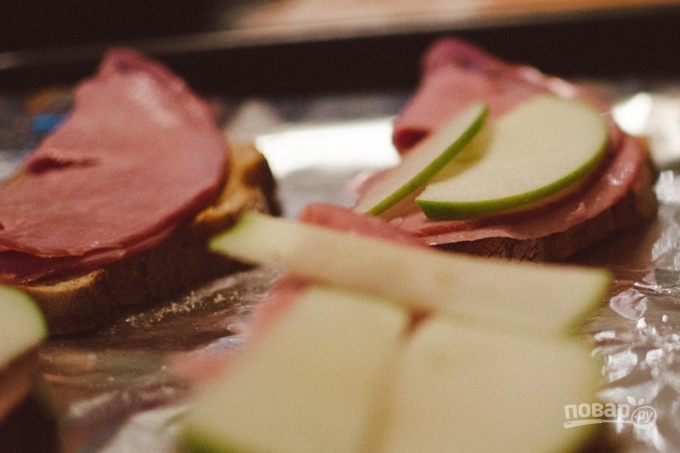 Горячие бутерброды с яблоком - фото шаг 4