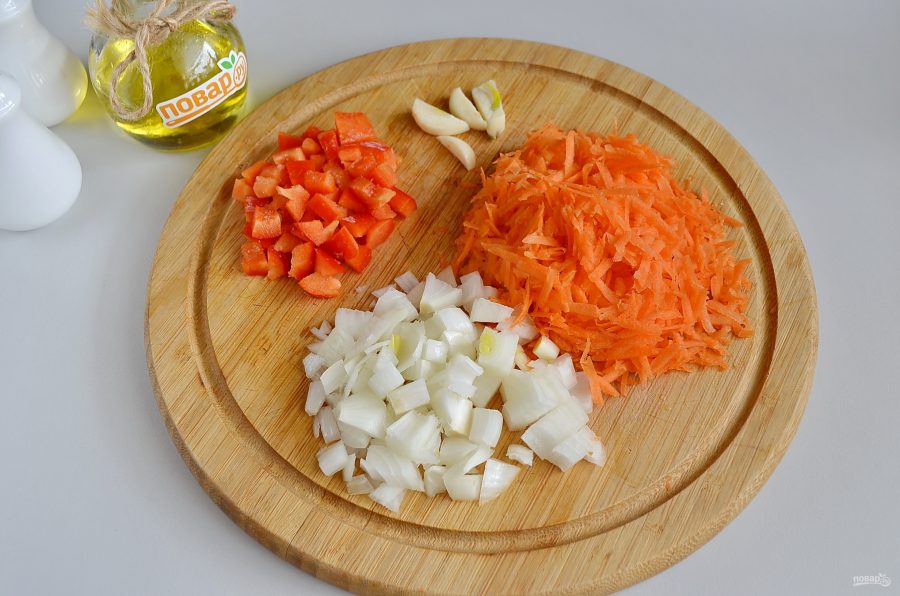 Рулеты из скумбрии с сыром и овощами - фото шаг 2