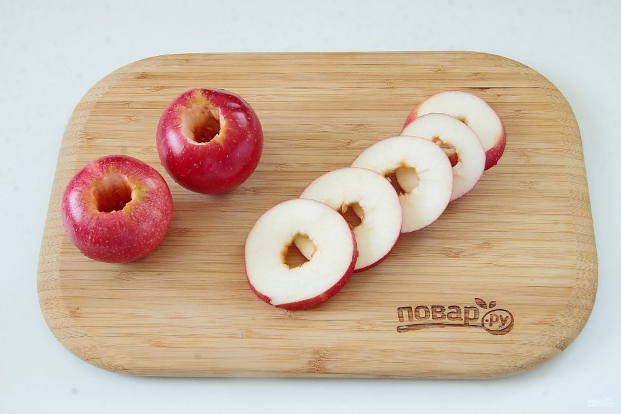 Яблоки в тесте - фото шаг 2