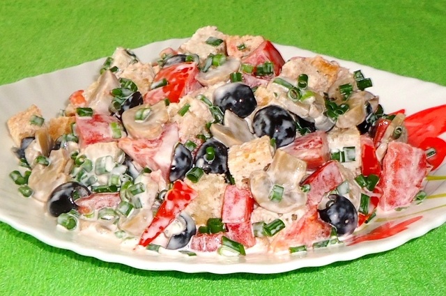Фото к рецепту: Хлебный салат нотка италии фм ужин за 150 рублей! 
