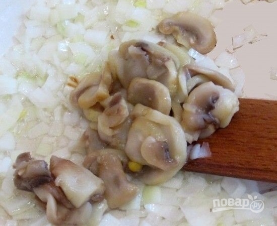 Салат "Изумрудный" с ветчиной, грибами и сыром - фото шаг 1