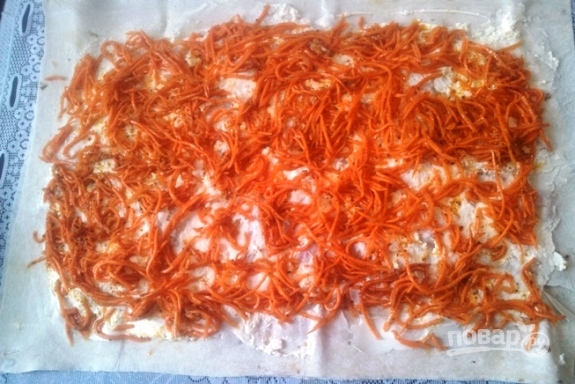Рулет из лаваша с сыром, ветчиной и морковкой - фото шаг 4