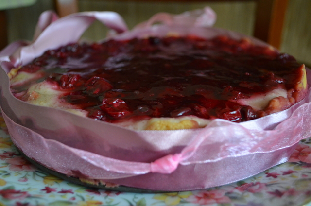 Фото к рецепту: Пирог с вишней и заварным кремом. с днем рождения, наталья-krisenok!