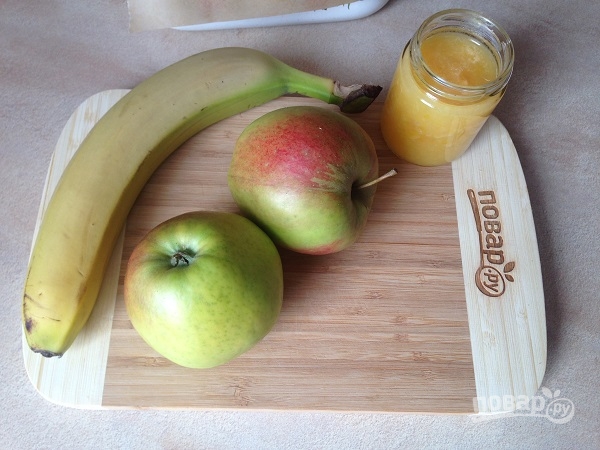 Яблоки, запеченные с джемом и бананом - фото шаг 1