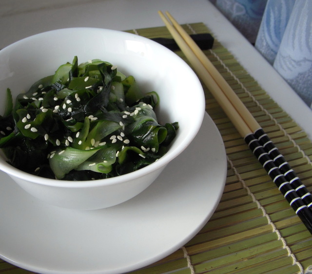 Фото к рецепту: суномоно - японский огуречный салат