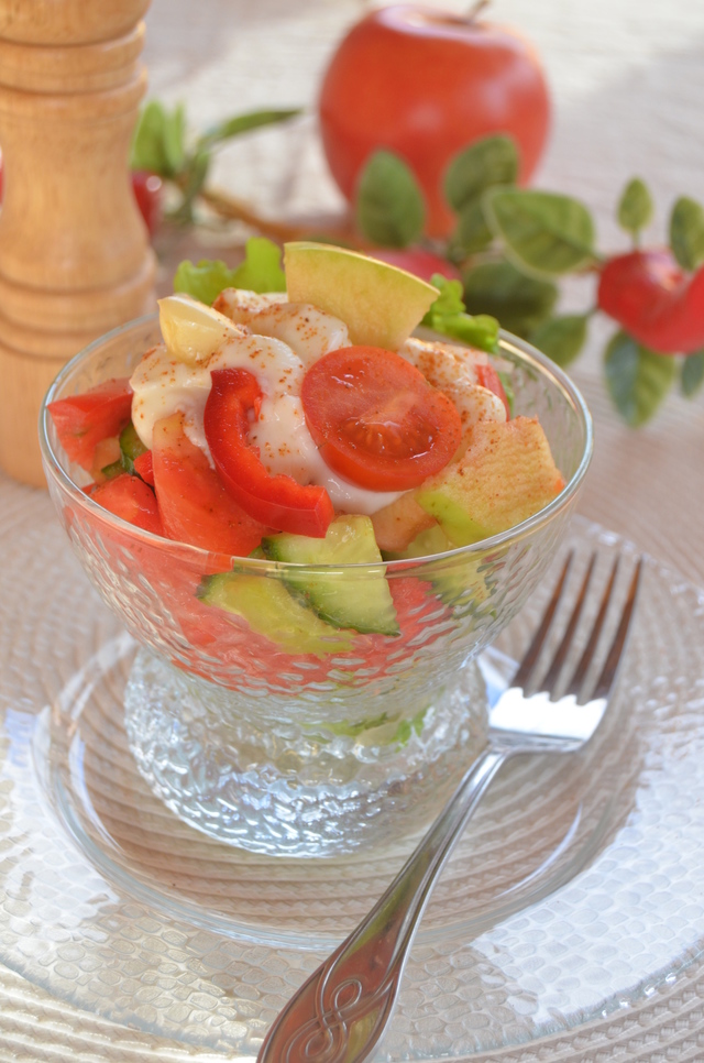 Фото к рецепту: Овощной салат с яблоками
