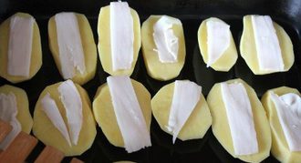 Картошка с салом, запеченная в фольге - фото шаг 2