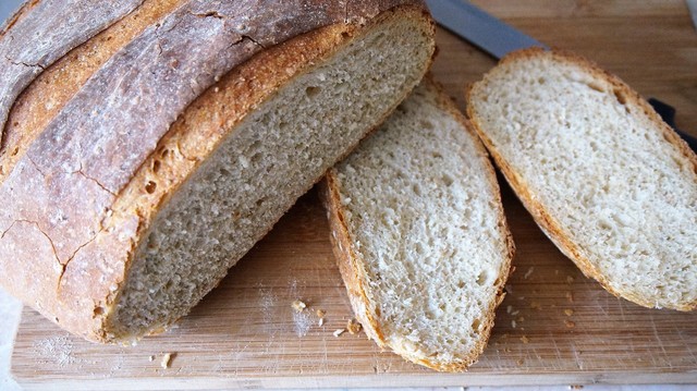 Фото к рецепту: Хлеб домашний серый из трех сортов муки.