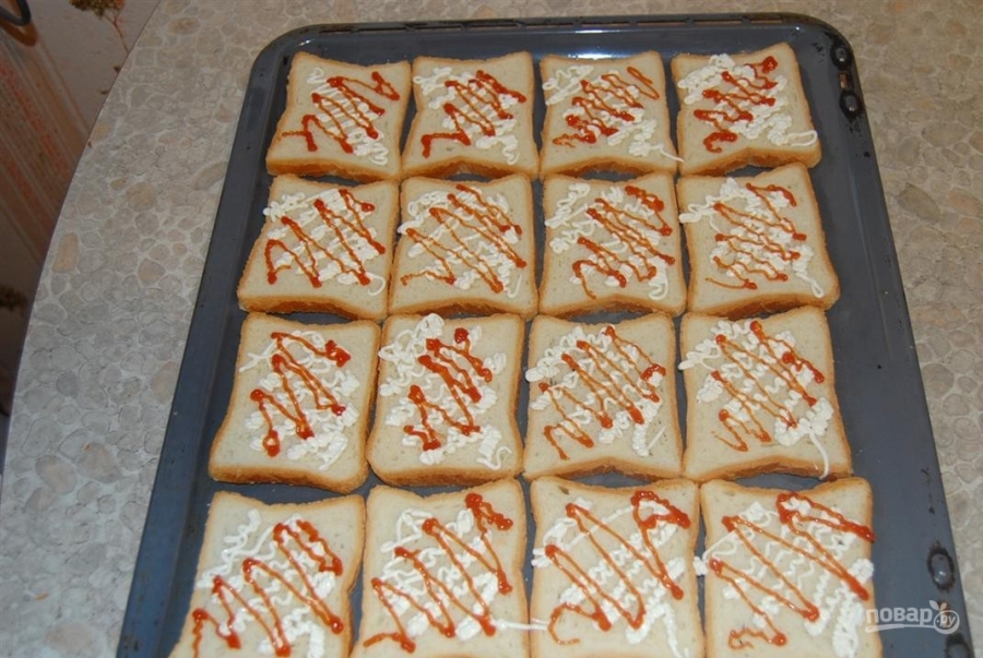 Бутерброды горячие с колбасой и сыром - фото шаг 2