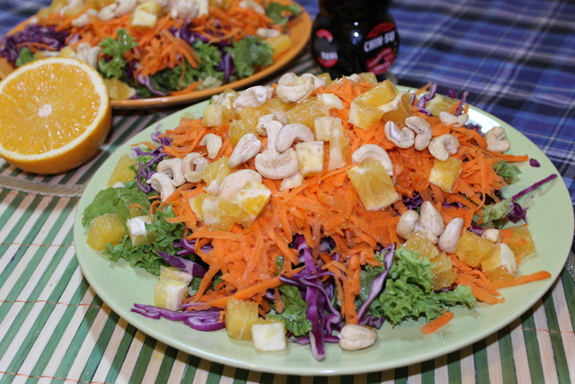 Фото к рецепту: Азиатский салат с апельсинами и орехами кешью. видео