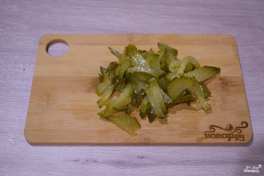 Салат с салями и кукурузой - фото шаг 3