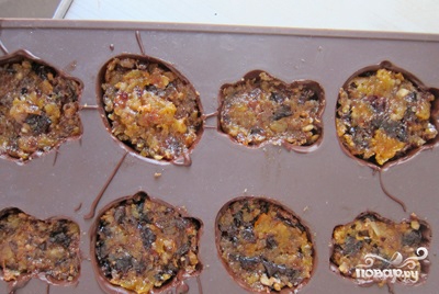 Сухофрукты в шоколаде - фото шаг 2