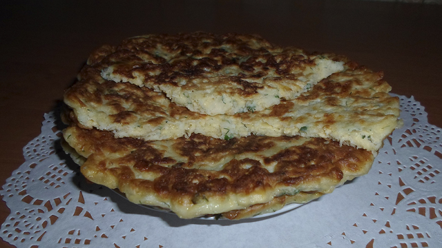 Фото к рецепту: Ленивые хачапури на сковороде. очень вкусный и быстрый завтрак