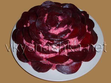 Фото к рецепту: Салат черная роза 