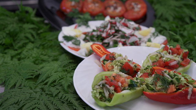 Фото к рецепту: Летние овощные салаты