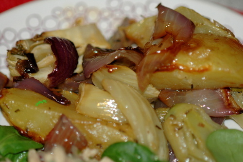 Фото к рецепту: Теплый картофельный салат с фенхелем 