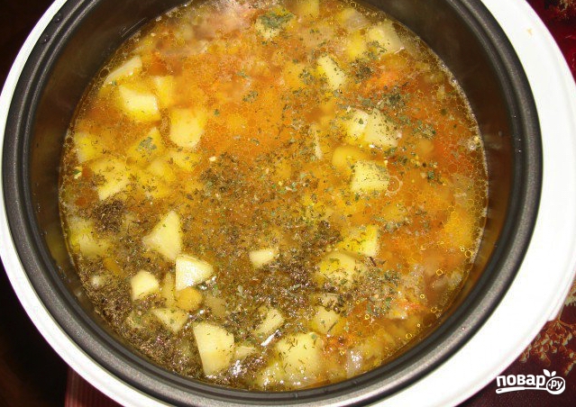Суп со свининой в мультиварке Поларис - фото шаг 3