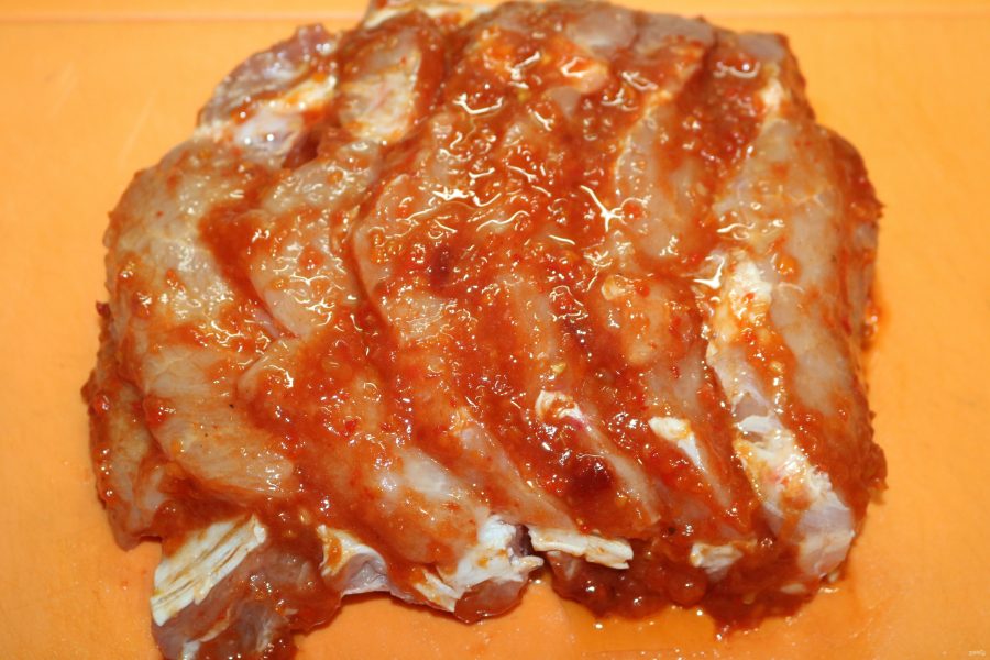 Мясо, запечённое гармошкой - фото шаг 3