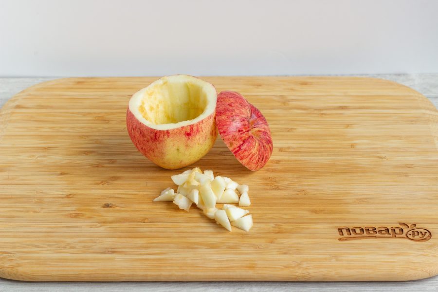 Яблоки, фаршированные карамелизированной сливой - фото шаг 2