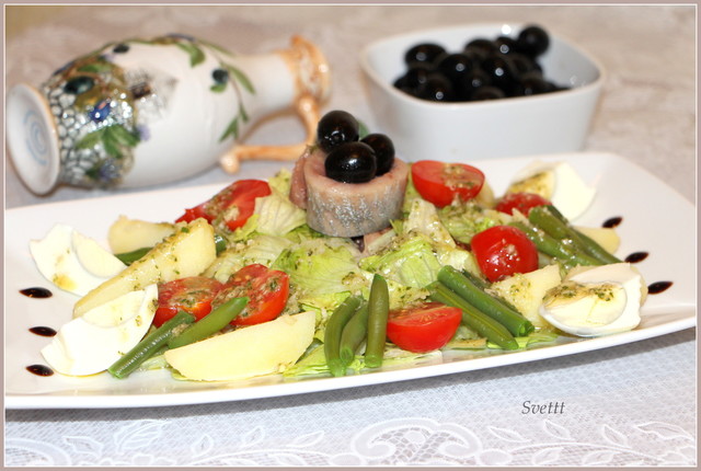 Фото к рецепту: Фантазия на тему салата нисуаз или пикантный салат с уткой