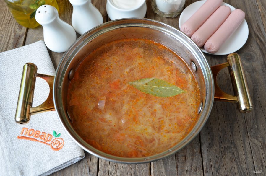 Суп с квашеной капустой и сосисками - фото шаг 5
