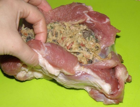 Рулет из мяса в духовке - фото шаг 6