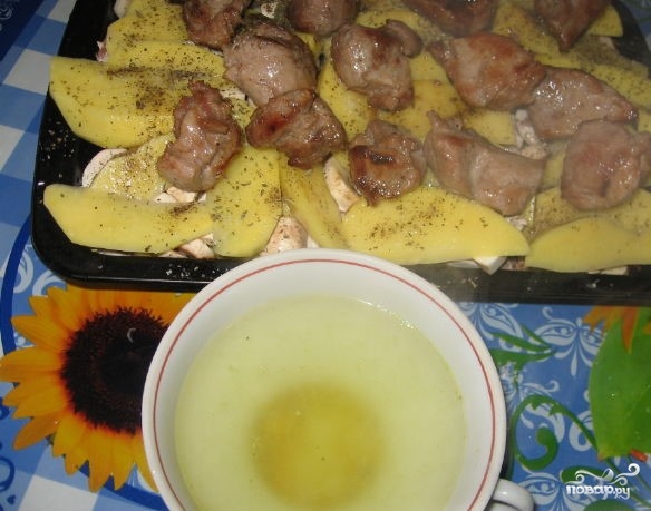 Картофель со свининой и грибами - фото шаг 5
