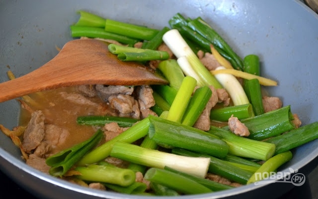 Мясо с имбирем и зеленым луком - фото шаг 4