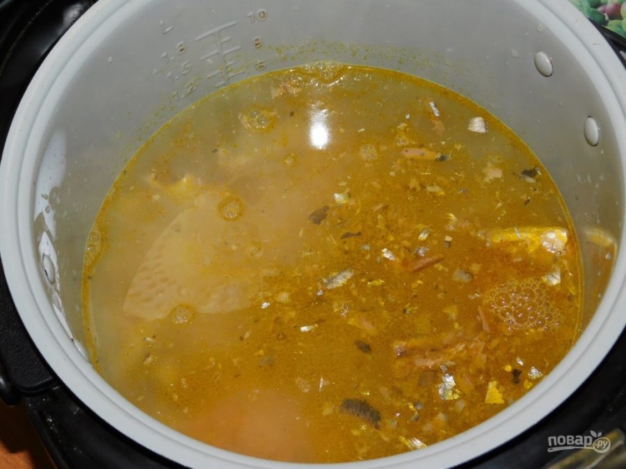 Суп из рыбных консервов в мультиварке - фото шаг 4