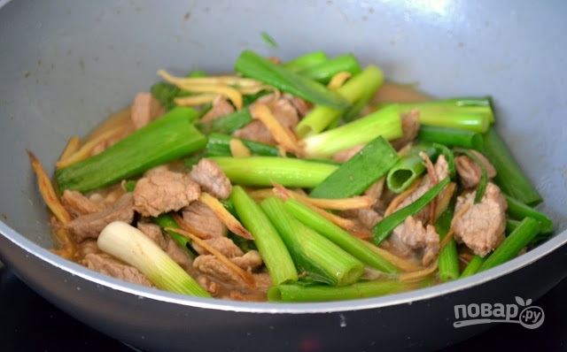 Мясо с имбирем и зеленым луком - фото шаг 5