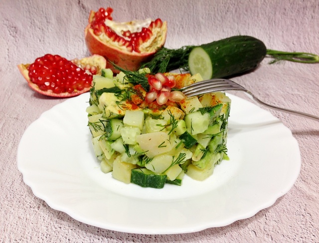 Фото к рецепту: Картофельный салат с авокадо