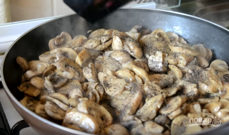 Открытый пирог с грибами и печенью на дрожжевом тесте - фото шаг 5